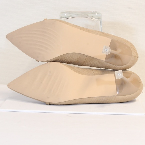 Tan Women's Pumps with Attached Gold Plated Link Chain Size 6 NWOT - Picture 8 of 8